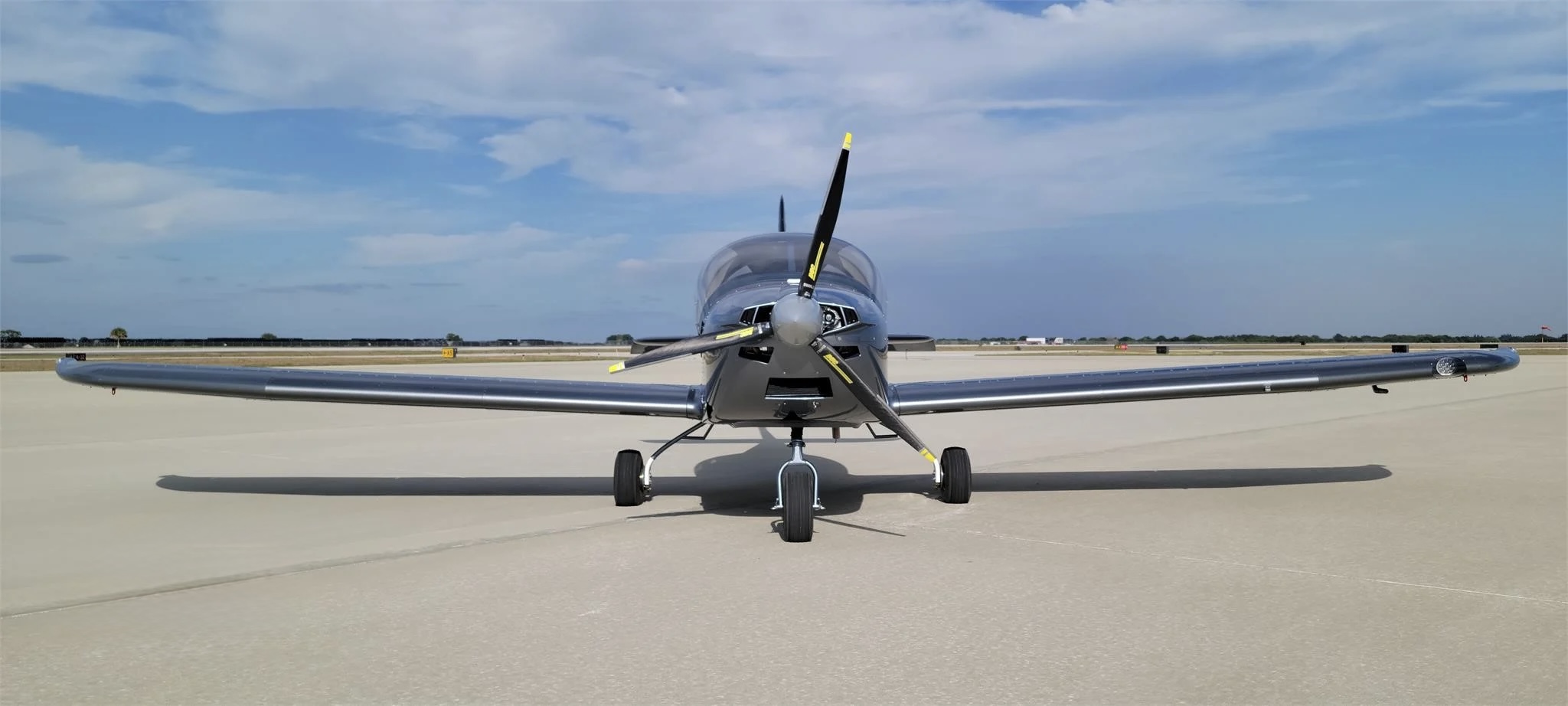 2024 Evektor Harmony LSA N111WT – nose-on, full wingspan, DUC prop close