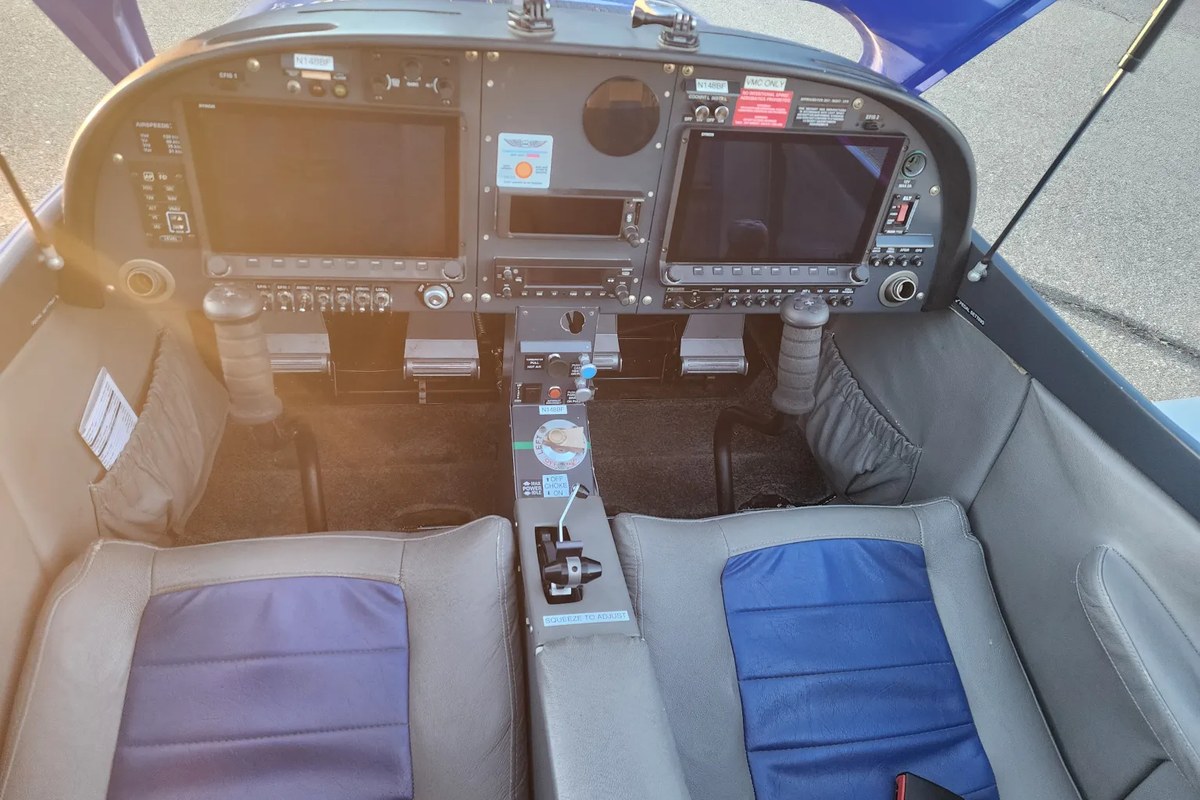 2018 Czech SportCruiser LSA N148BF – panel wide view