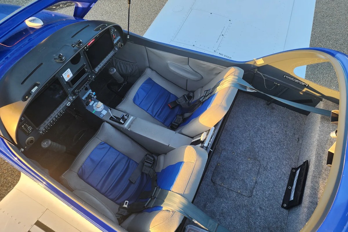 2018 Czech SportCruiser LSA N148BF – interior overhead