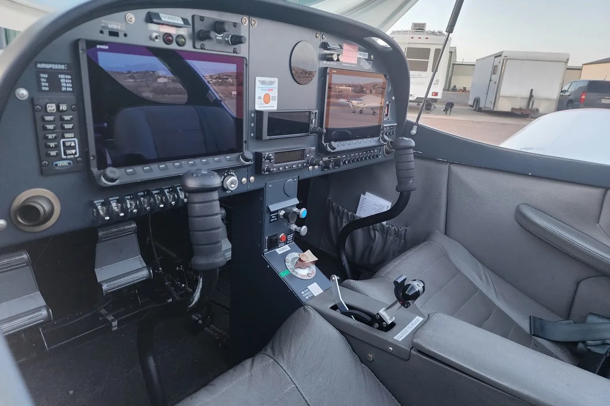 2019 Czech SportCruiser LSA N588SC – Dynon SkyView panel angled