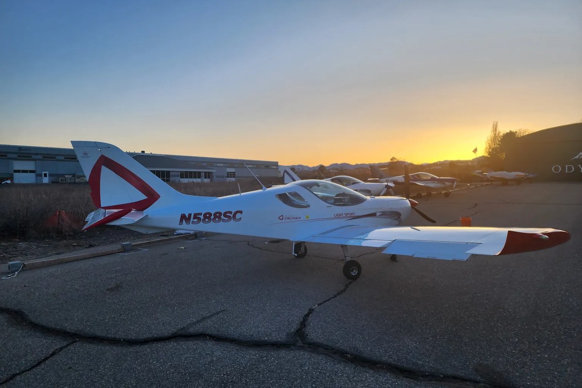 2019 Czech SportCruiser LSA N588SC – left profile sunset