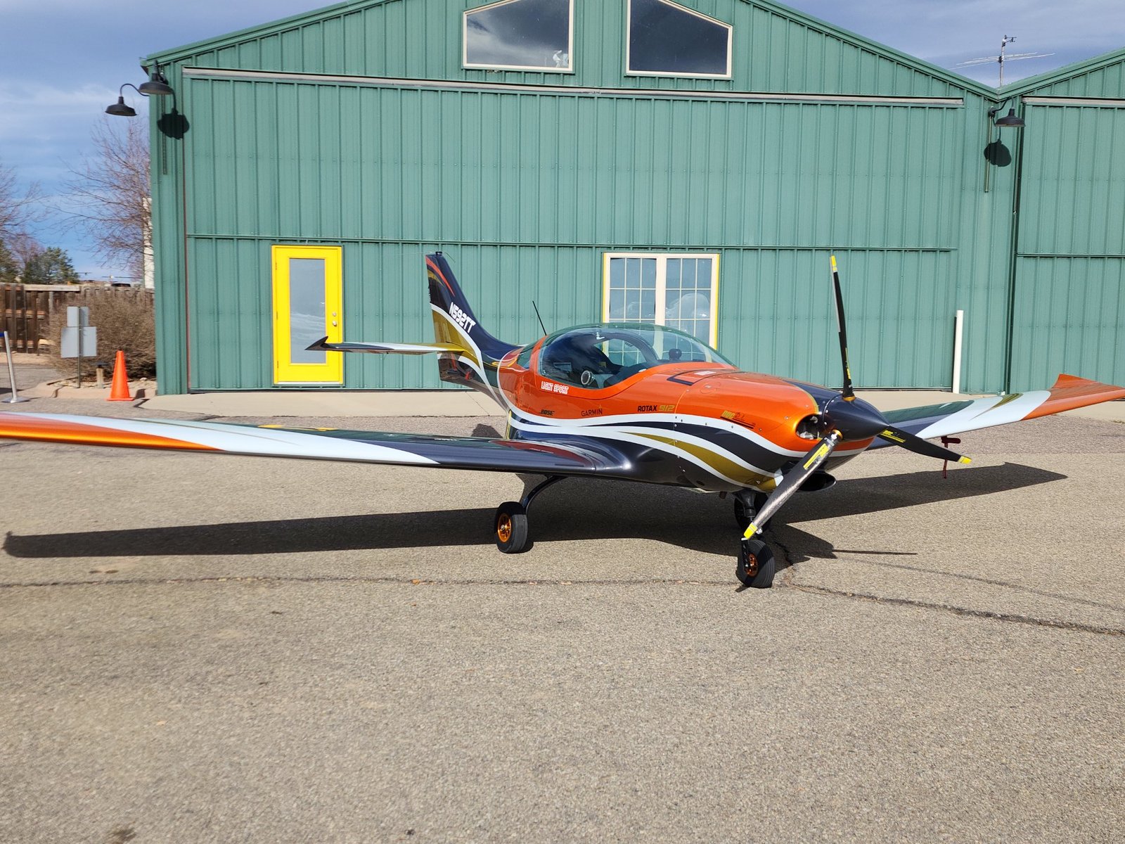 2023 JMB VL-3 LSA N592TT – front 3/4 sunny ramp