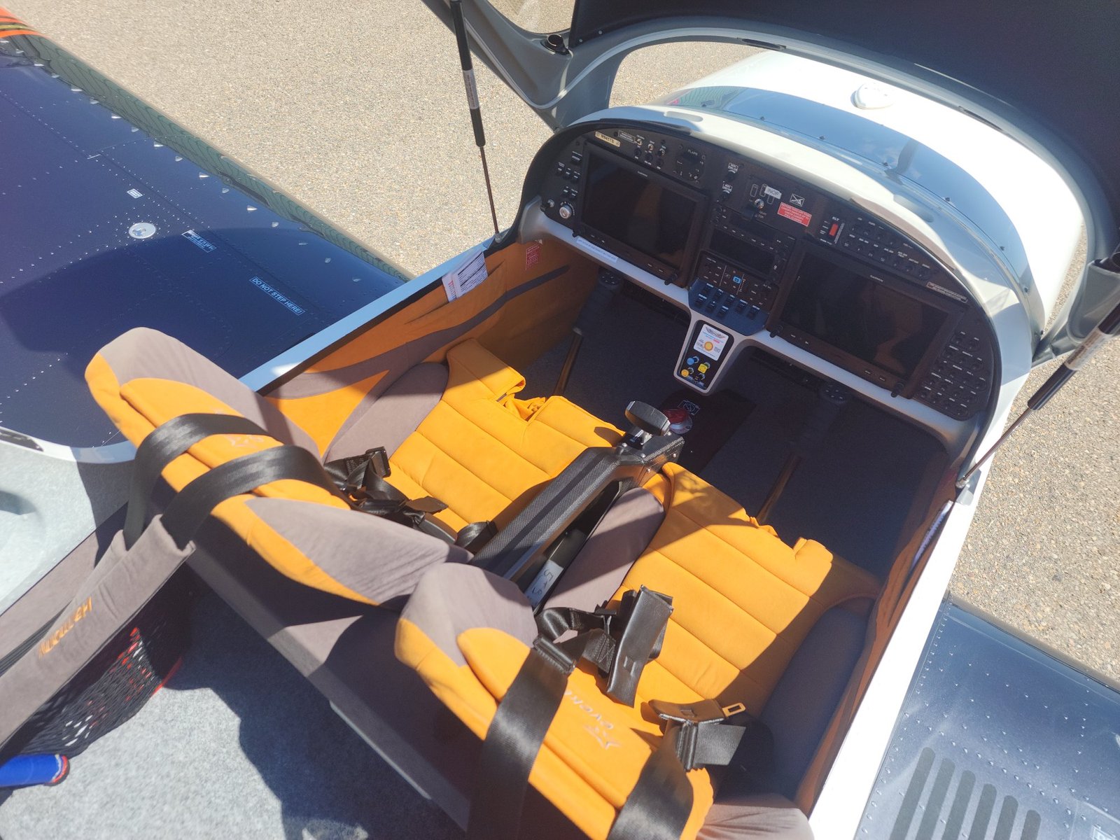 2024 Evektor Harmony LSA N945TB – interior side angle seats panel