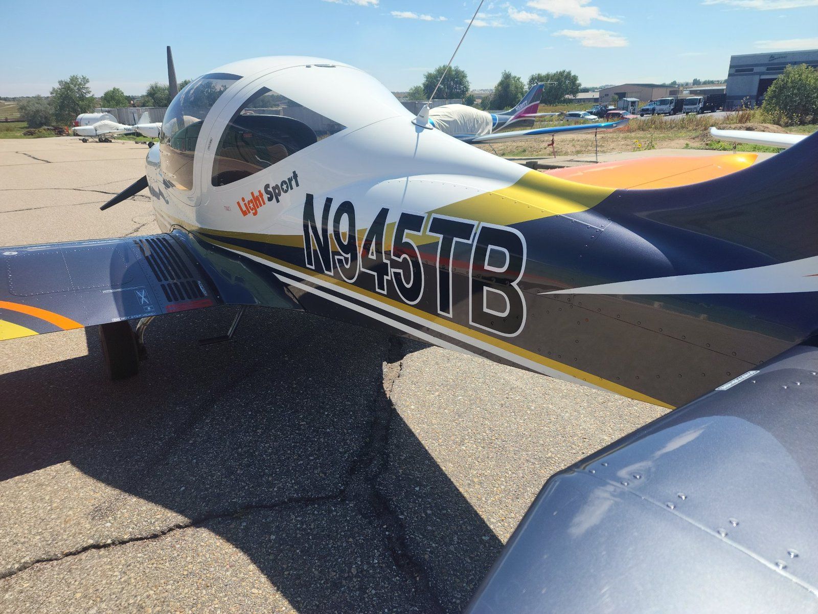 2024 Evektor Harmony LSA N945TB – left fuselage N945TB close