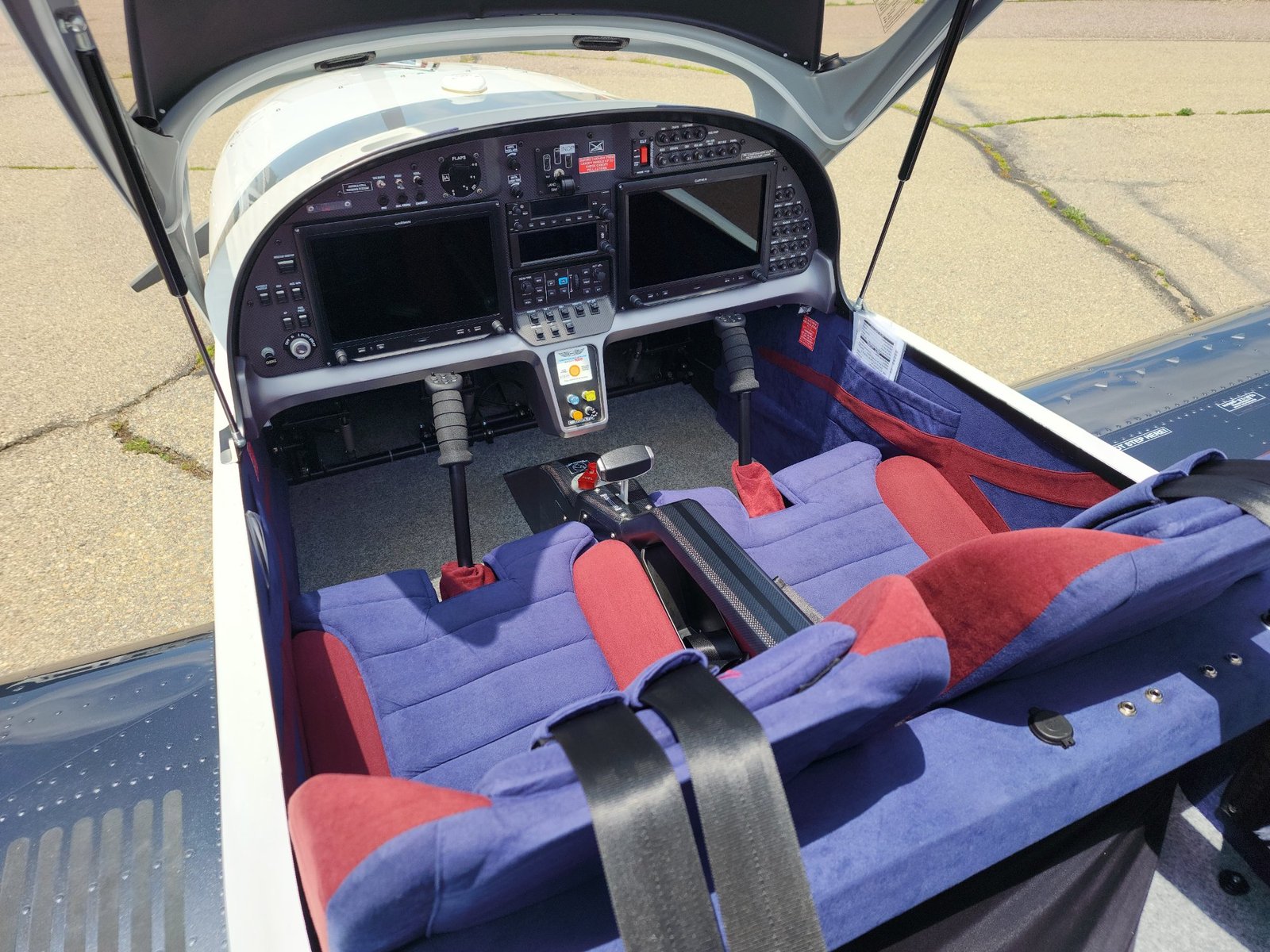 2024 Evektor Harmony LSA N946TB – interior seats overhead