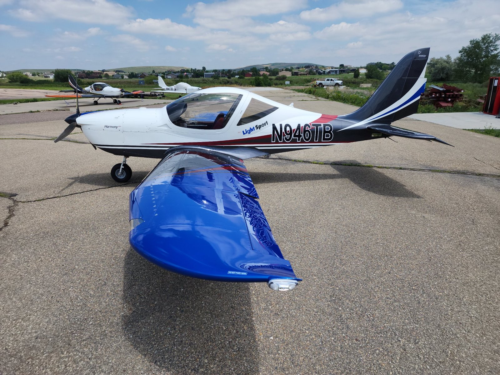 2024 Evektor Harmony LSA N946TB – front 3/4 right wingtip