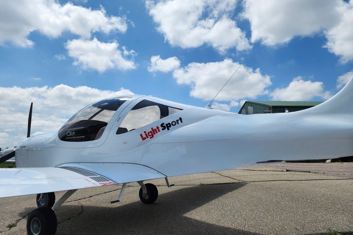 2024 Evektor Harmony LSA N987TB – wing tip