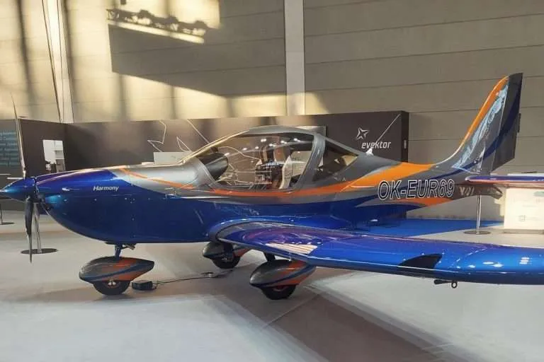 Evektor Harmony NG in flight